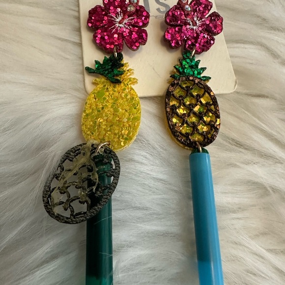🩷5/$10 Tropical Pineapple and Flower Earrings - Picture 2 of 3